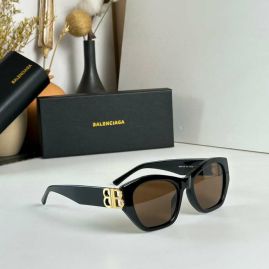 Picture of Balenciga Sunglasses _SKUfw54043913fw